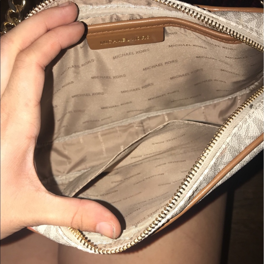 Michael Kors purse and wallet - Picture 3 of 7